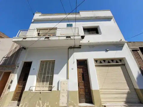 Casa 6 Ambientes Multifamiliar En Venta En Lanus