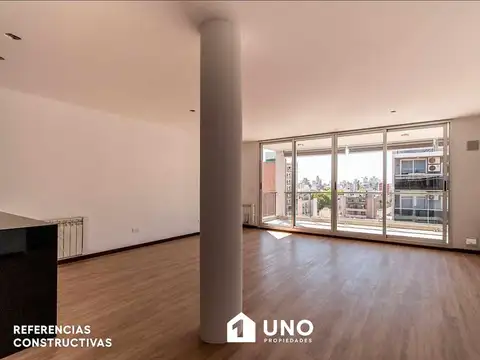 Alvear y Urquiza - Amplio Dpto de 2 Dormitorios Externo. Posibilidad cochera.