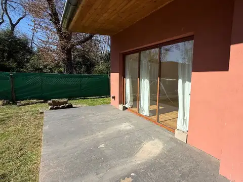 Casa 2 ambientes con 1 baño
