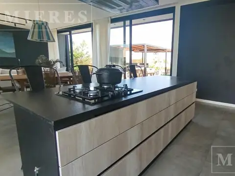 Casa alquiler temporario sobre lote a la laguna area 10 San Sebastian