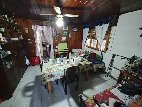 Casa 2 ambientes con 2 baños