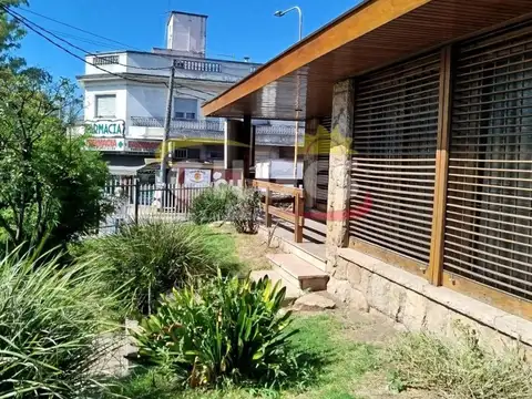 Alquiler Casa 4 Amb. Lomas Del Mirador Uso Comercial Excelente Ubicación