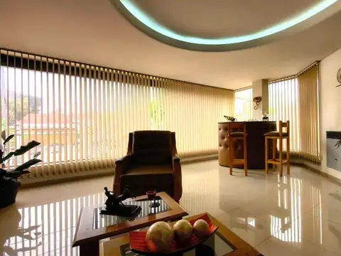 Casa 7 ambientes con 3 baños