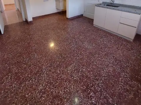 CASA EN VENTA EN BURZACO, RECICLADA A NUEVO  APTO CREDITO