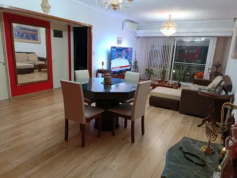 PISO  4 AMBIENTES C/ DEP. SERV - AL FRENTE SOBRE AV. 9 DE JULIO -  MUY BUEN EDIFICIO