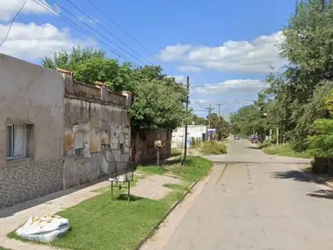 Casa en venta - 2 Dormitorios 2 Baños - 205Mts2 - Carmen de Areco