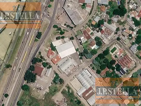 Local y Galpón 1560 m² con frente y salida a 2 Calles - Gregorio De Laferrere