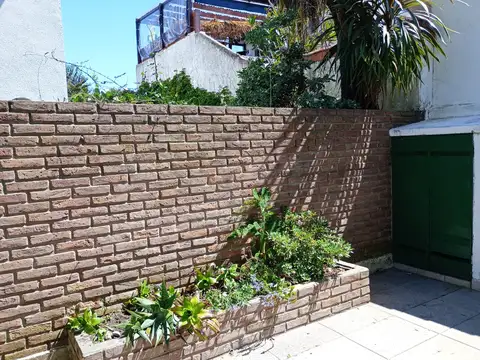 Beruti 1400, Piso PB