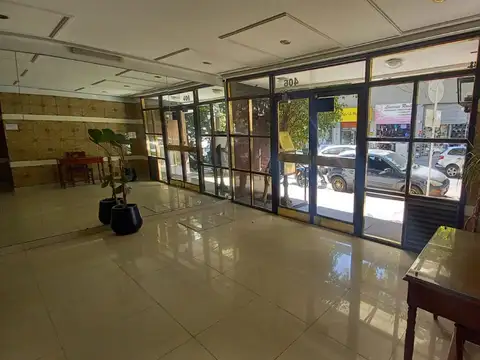 Joaquín V. González 400, Piso 1