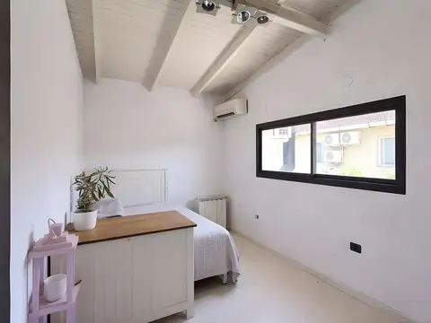 en Av. República de Francia  al 300