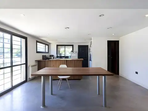 en Av. República de Francia  al 300