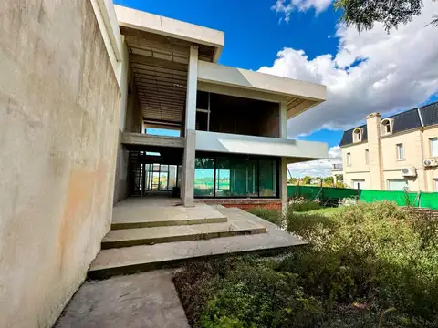 Casa en Venta en San Elíseo Golf & Country Club, USD 490.000