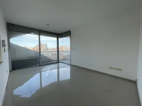 VENTA - Departamento de dos dormitorios con balcón - Pichincha, Rosario.