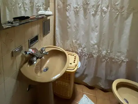 PH en  venta de 3 ambientes con patio y parrilla - Wilde