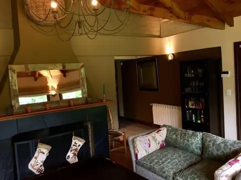 Casa 5 ambientes con 3 baños