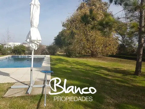 Casa 6 ambientes con 4 baños