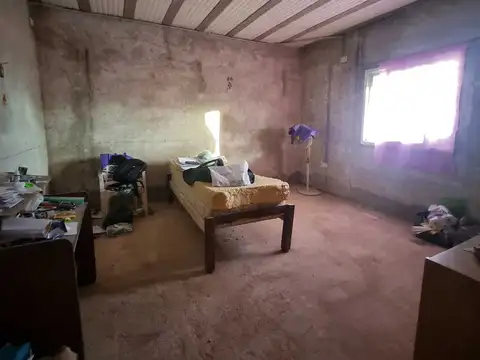 Casa 2 ambientes con 1 baño