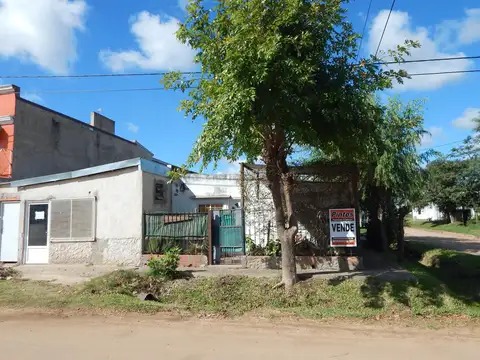Casa con depto sobre calle Cabildo, esquina Junín. SAN JOSE. ENTRE RIOS.