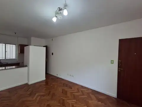 Departamento de un dormitorio con Patio venta en planta baja en Catamarca 2604 Rosario Pichincha