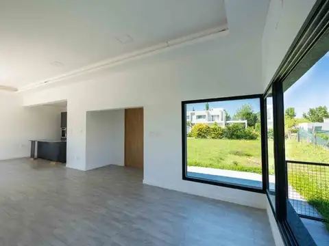 Casa en Alquiler en Roldan, USD 1.700