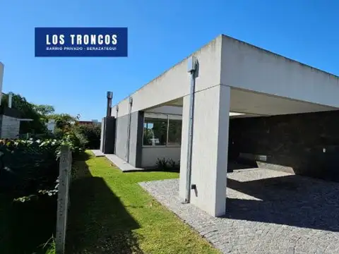 Casa 4 ambientes Venta Los Troncos