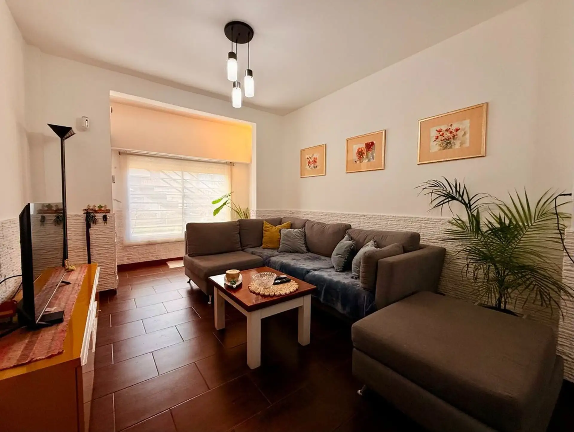 Casa 3 amb con quincho y patio + depto independiente