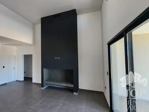 Casa en Venta en El Cazal, USD 255.000