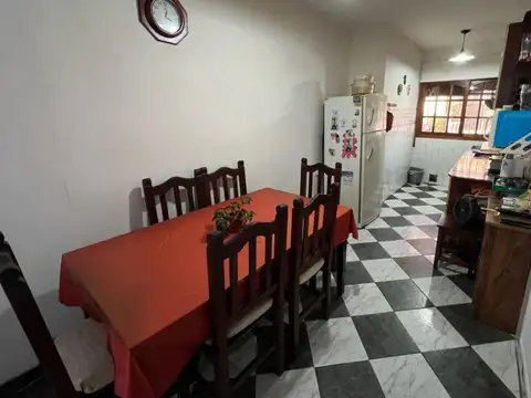 Casa 3 ambientes con 1 baño