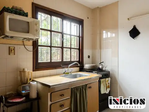 Casa 4 ambientes con 2 baños