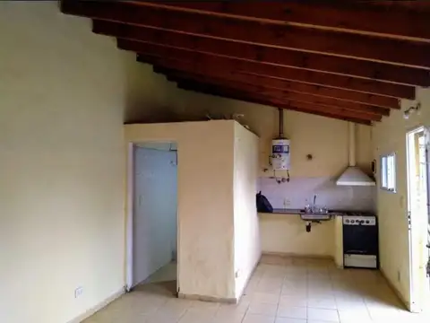 Depto Tipo Casa en Alquiler con 1 cochera