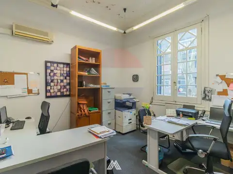 Casa 8 ambientes con 3 baños