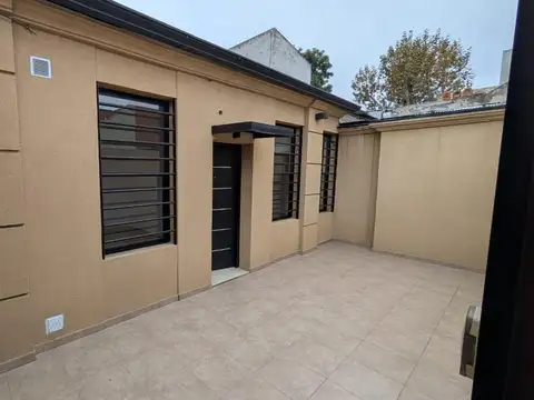 Alquiler departamento de 2 ambientes impecable Lanús Este