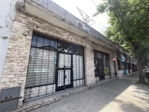 2 locales + espacio aéreo para construir -Venta en Block-Flores