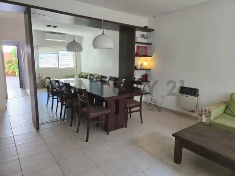 ANCHORDOQUI 1300, Piso 0