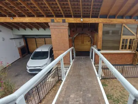 Casa 6 ambientes con 6 baños