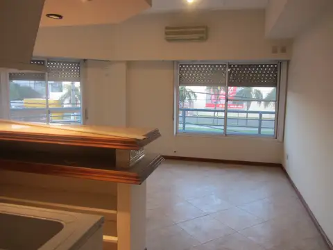 DR. LUIS AGOTE 3100, Piso 1