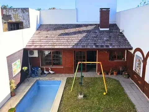 VILLA MAIPÚ CHALET 6 AMB. C/PARQUE, PISCINA, QUINCHO COCHERA