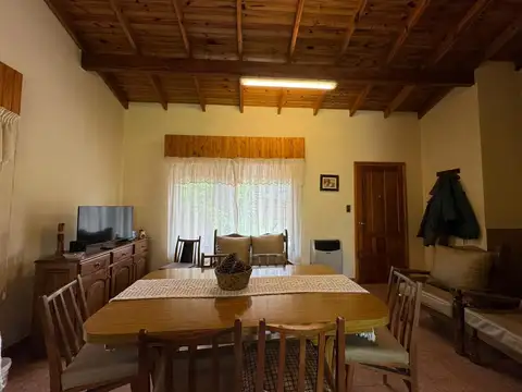 CASA EN ALQUILER! Calle 306 entre Alameda 209 y 210