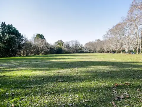 Lote de 4.745 m2 con orientación NO-Venta San Jorge Village-