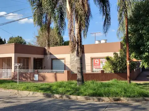 Oportunidad ! casa esquina Gonsalez del Solar . Aptitud come