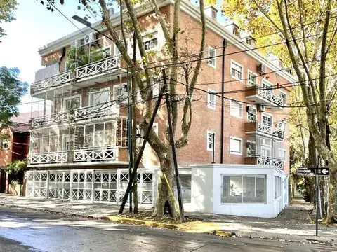 DEPARTAMENTO MUY LUMINOSO CON COCHERA FIJA CUBIERTA