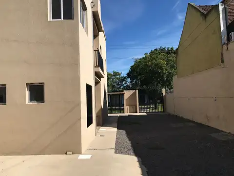 Depto Tipo Casa 3 ambientes con 2 baños