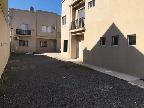 Depto Tipo Casa en Alquiler de 2 dormitorios