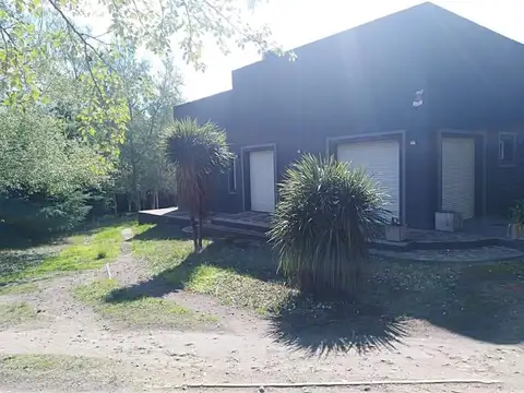 Casa en Venta con 4 cocheras
