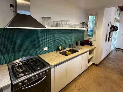 VENTA CASA DE DOS DORMITORIOS Y PILETA EN JOAQUIN GORINA
