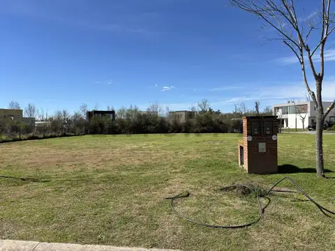VENTA LOTE 600 M2 EN PUERTOS DEL LAGO - BARRIO ACACIAS