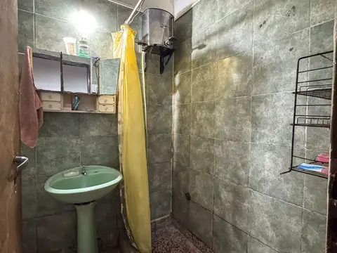 VENTA CASA CON LOCAL Y JARDIN EN SOLANO