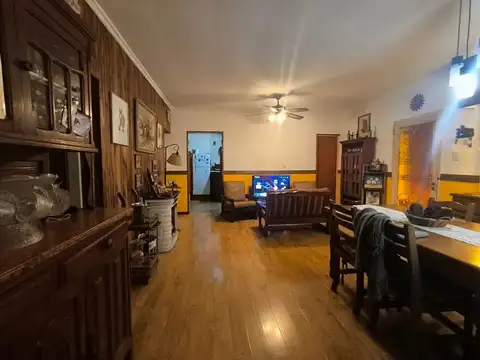 Casa en Venta con 3 cocheras