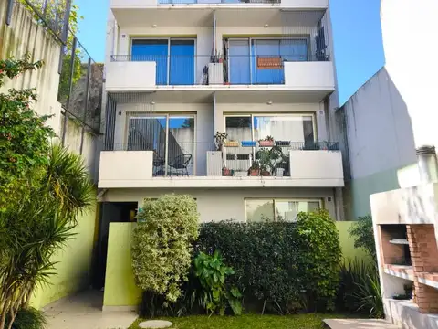 VENTA DE 2 AMB CON PATIO. HERMOSO 
