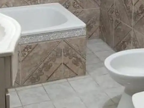 Casa 3 ambientes con 1 baño